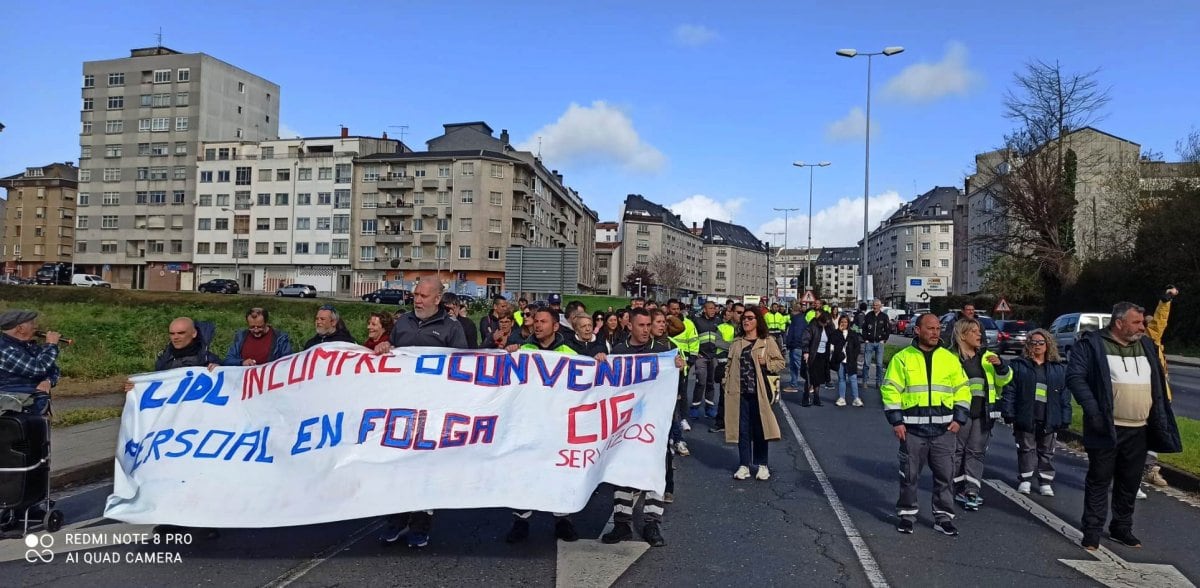 Protesta de los trabajadores de Lidl a su paso por A Gándara (foto: CIG)