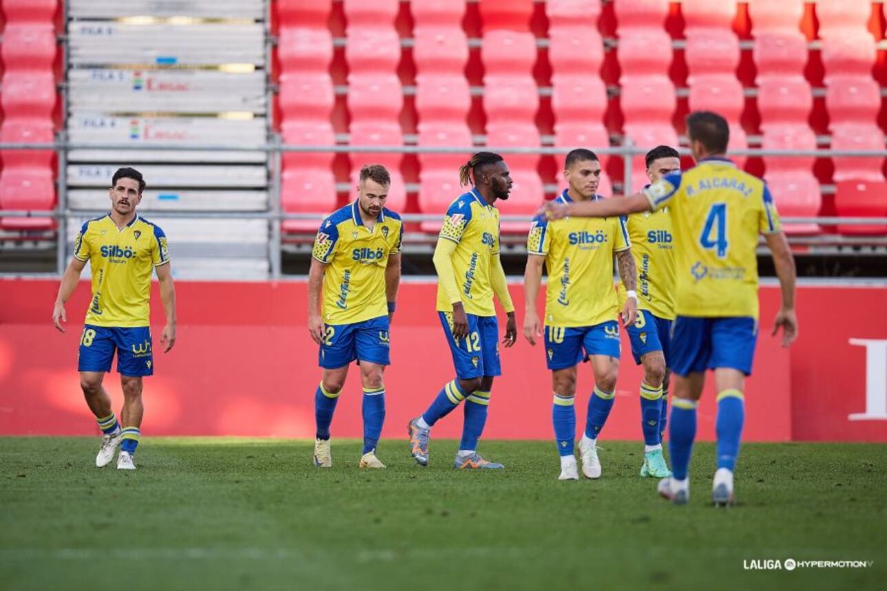 El Cádiz CF celebrando el 1-1 en Anduva. Foto: LaLiga.