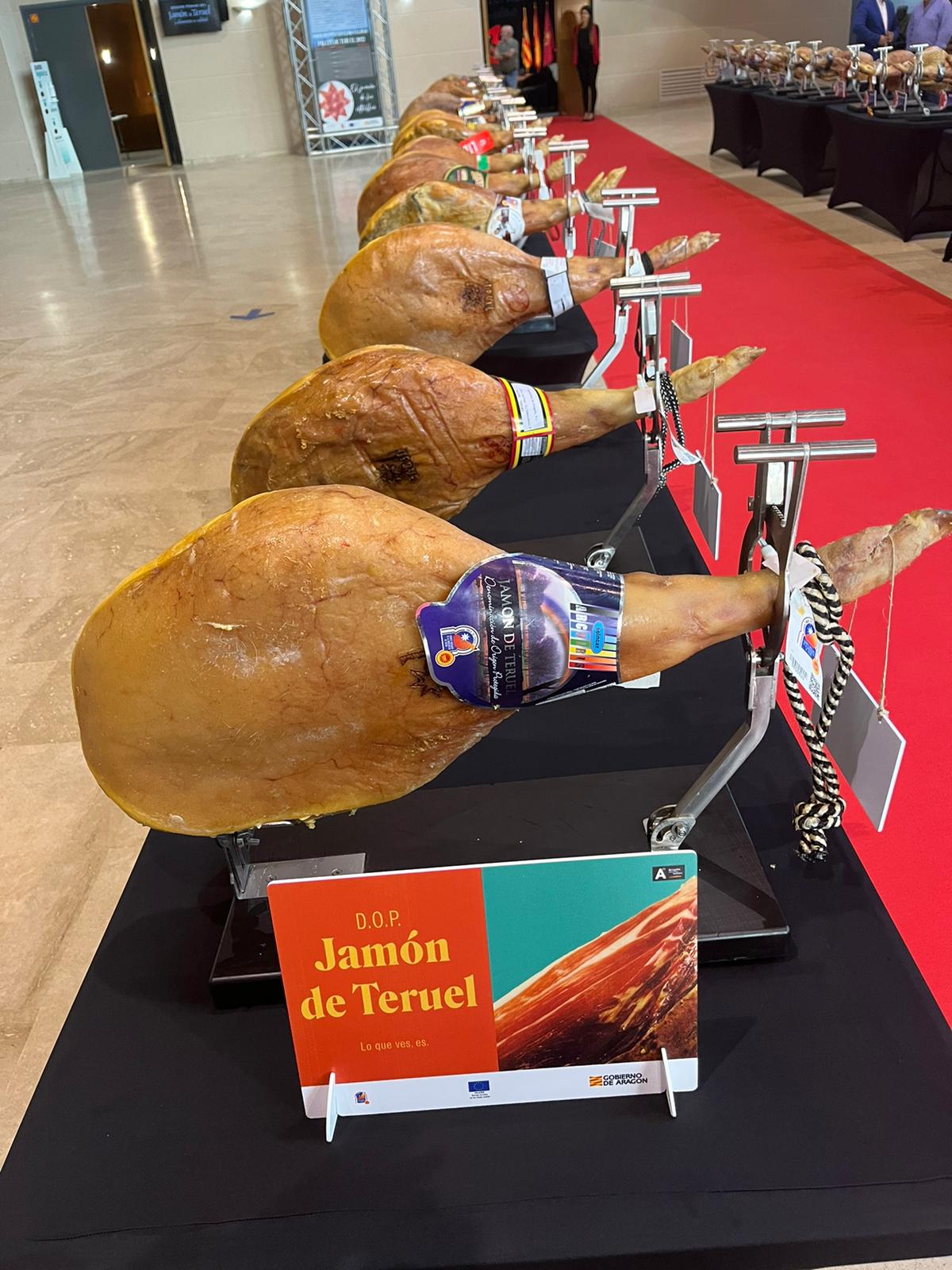 Exposición de perniles de la D.O Jamón de Teruel