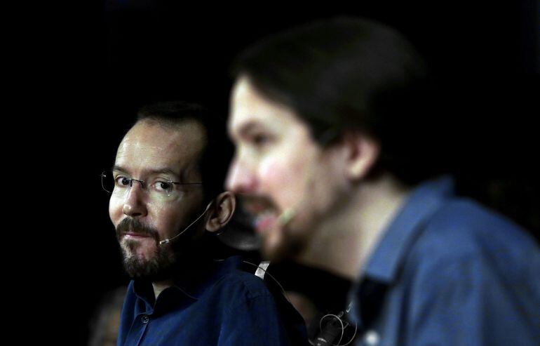 El líder de Podemos, Pablo Iglesias y el secretario de Organización del partido, Pablo Echenique.