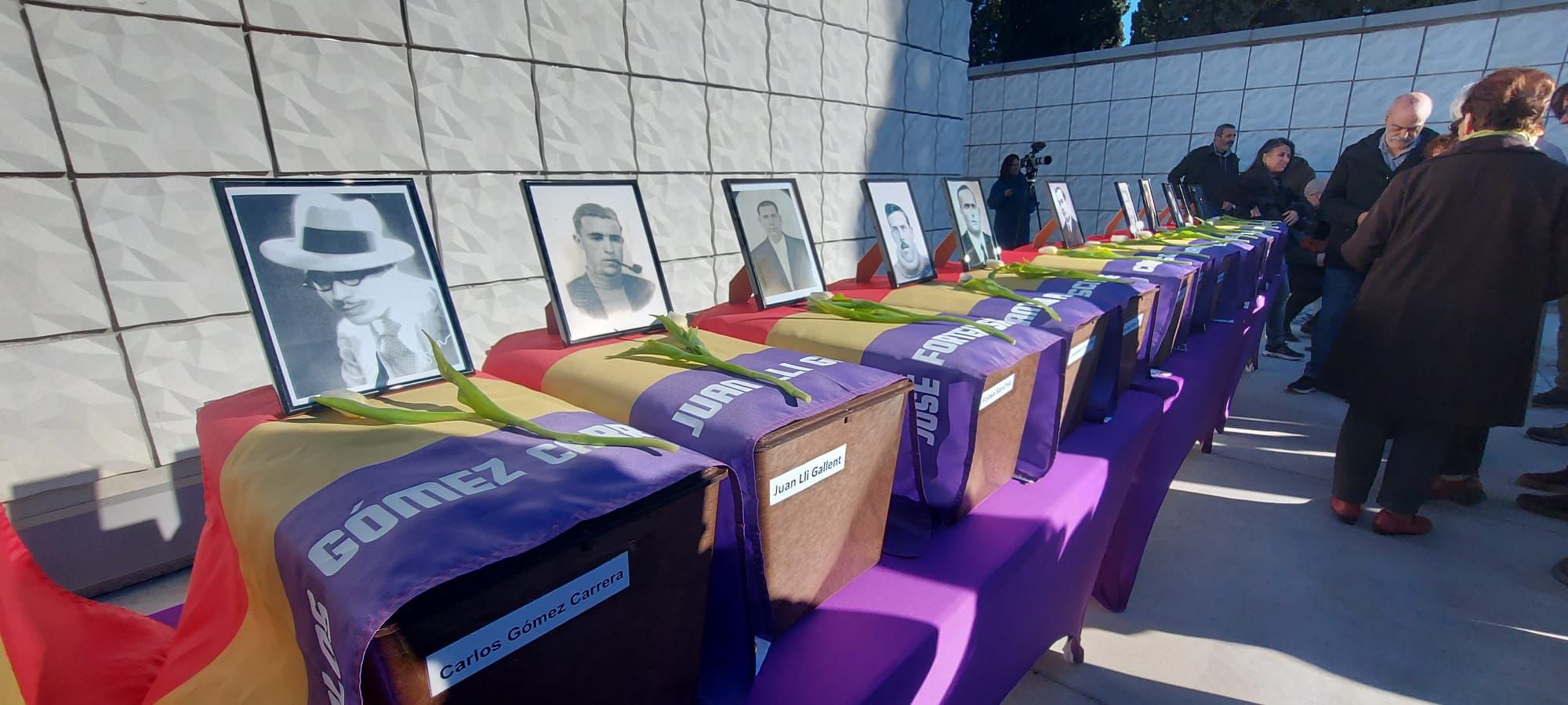 Ceremonia de entrega de los restos de víctimas de la Fosa 114 de Paterna a sus familiares, el pasado 8 de febrero.