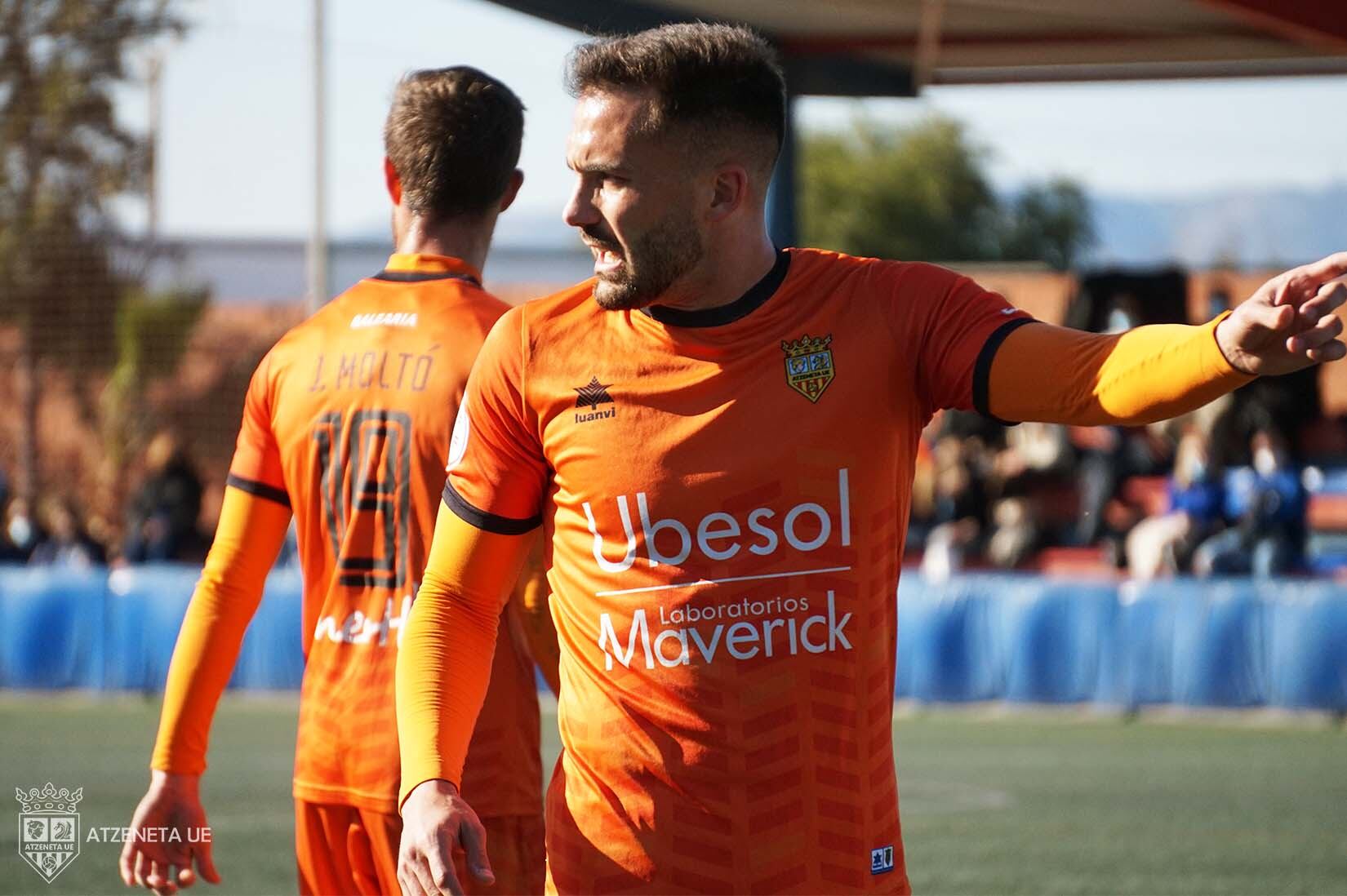 Javi Llarió i al fons Jorge Moltó