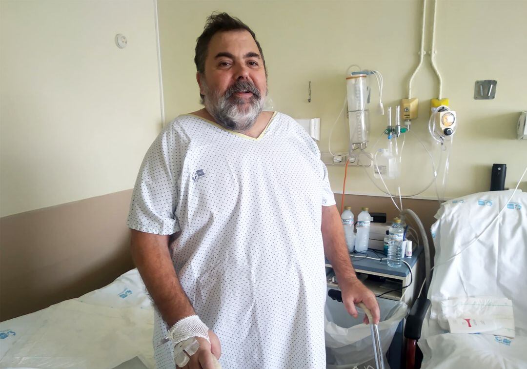 Rafael Gabaldón Foncubierta, superviviente del coronavirus, en su habitación del Hospital Gregorio Marañón