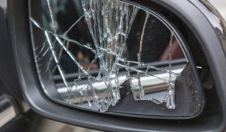 Los menores causaron daños en varios vehículos de la localidad