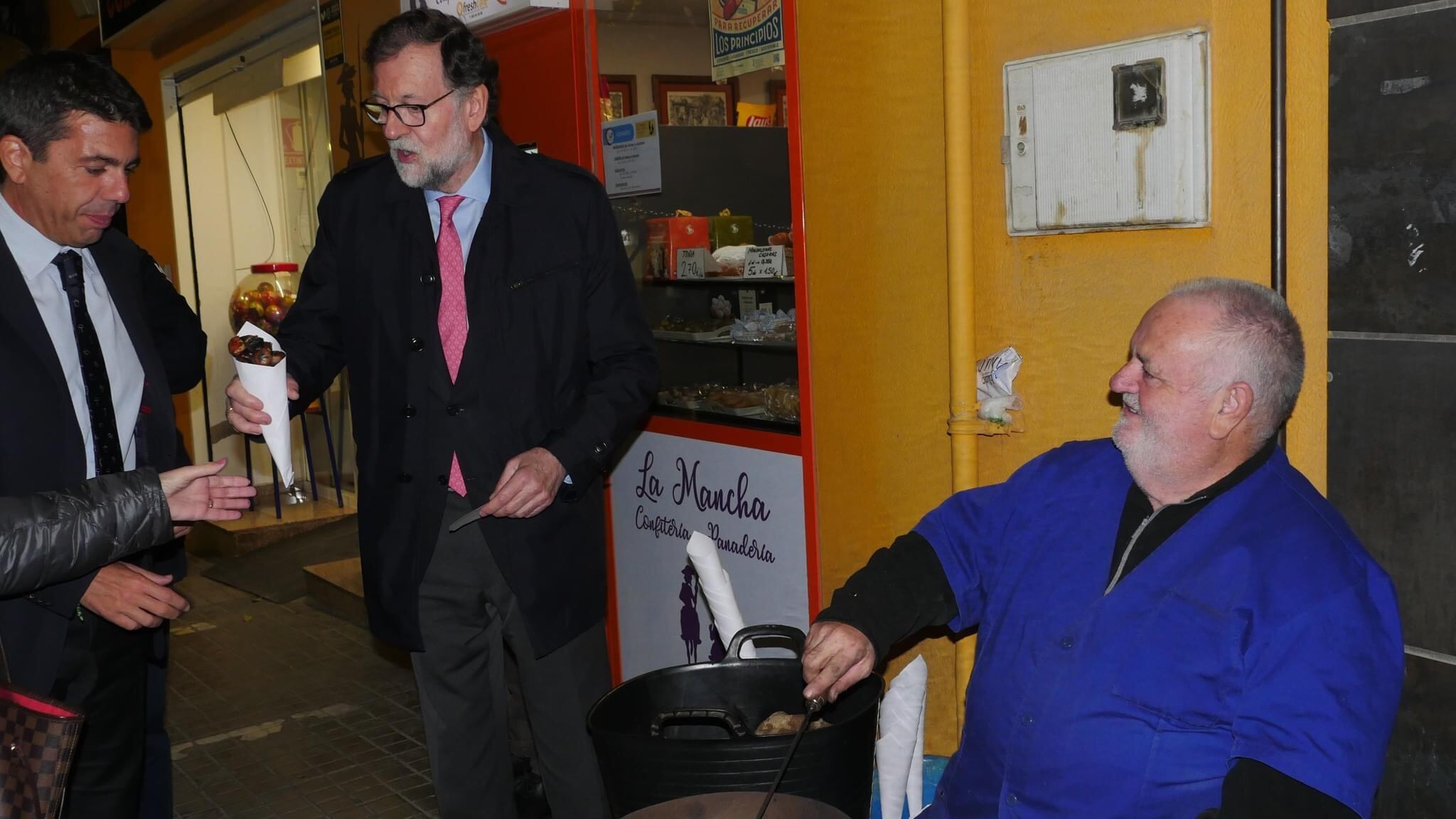 Rajoy en su visita a Villena ya estuvo con el castañero
