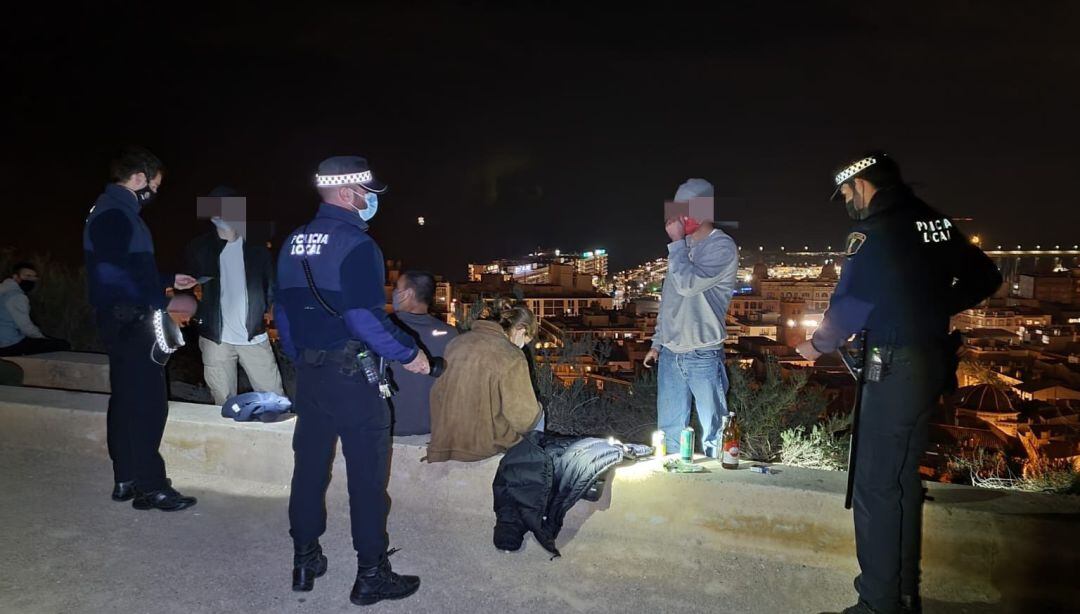 La Policía Local disuelve un botellón en Alicante