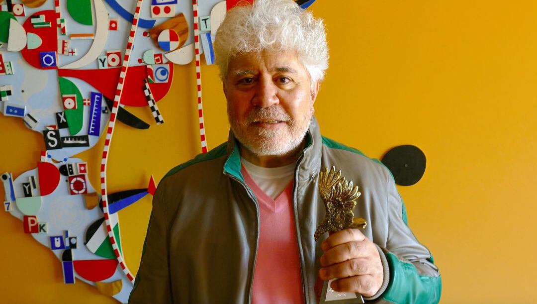 Pedro Almodóvar ya tiene su Águila de Oro