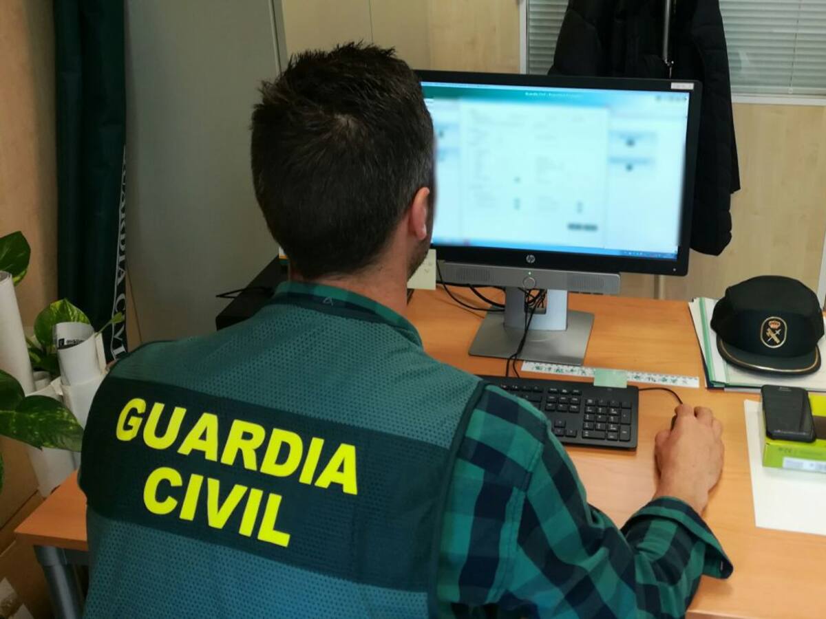 Detenida una presunta estafadora residente en Murcia