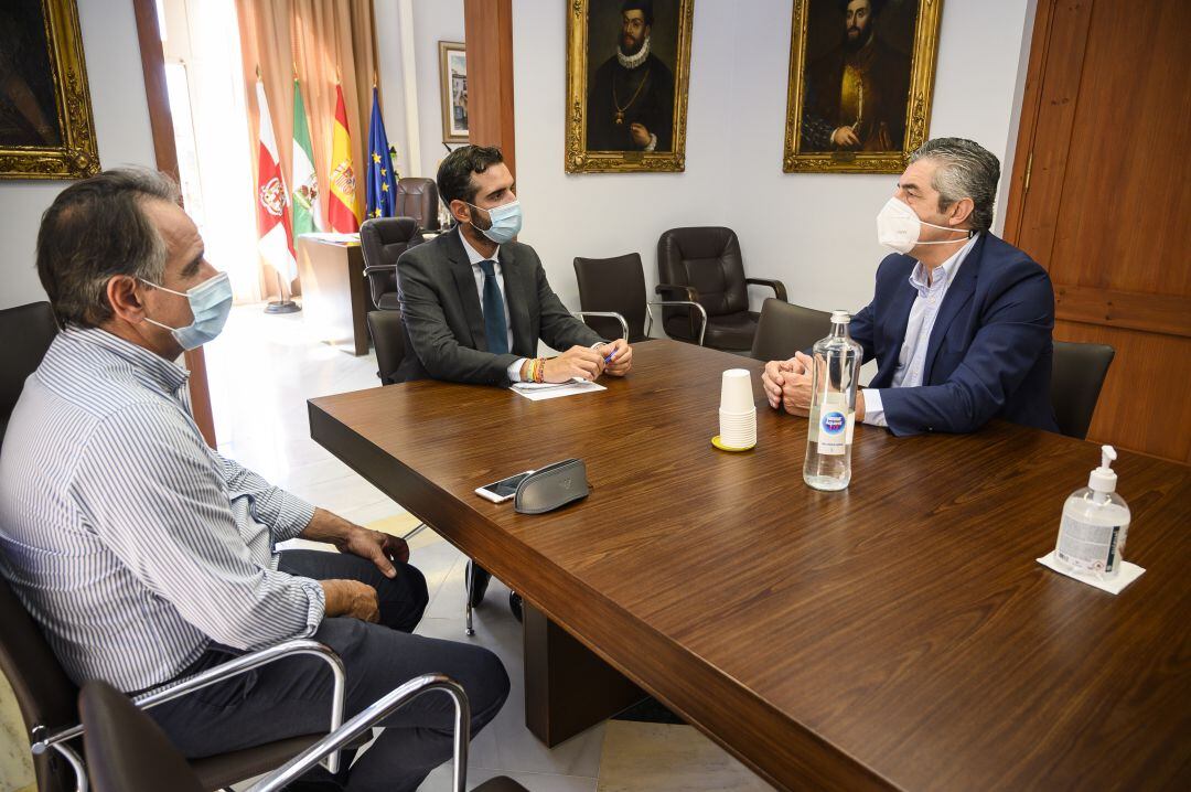 El alcalde Pacheco con el presidente Antonio Rodríguez.