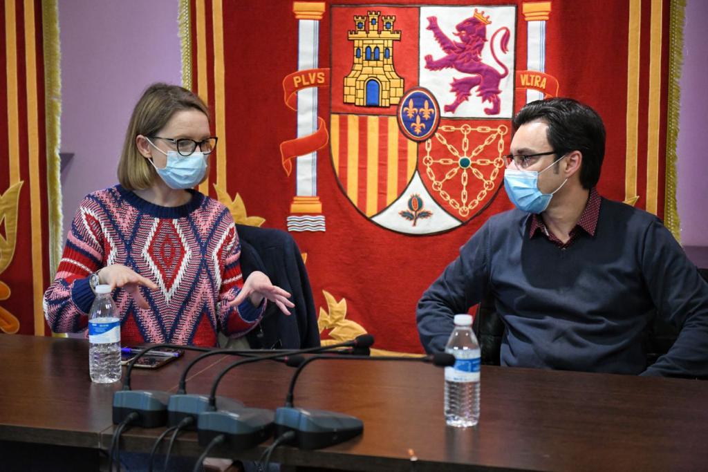 Reunión de la portavoz de Unidas Podemos en la Comunidad de Madrid, Carolina Alonso con el alcalde de Pedrezuela, Rafael Turnes