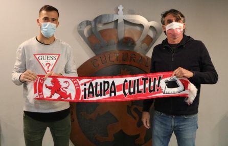 Dioni y Ricar Pozo escenifican el acuerdo de renovación