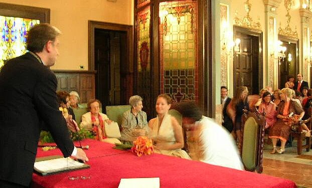 Imagen de una boda civil en el Ayuntamiento de Lleida