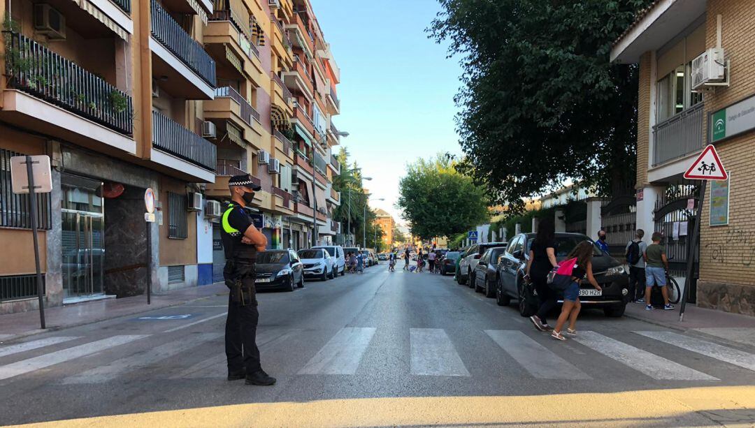 Dispositivo especial de tráfico en calle Alfonso X El Sabio.