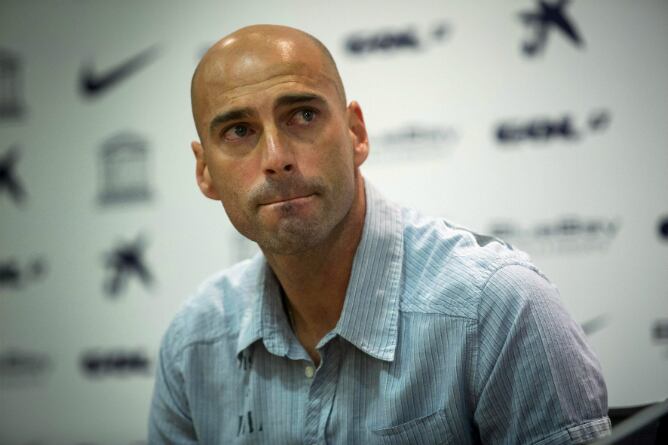 Willy Caballero se despidió en rueda de prensa