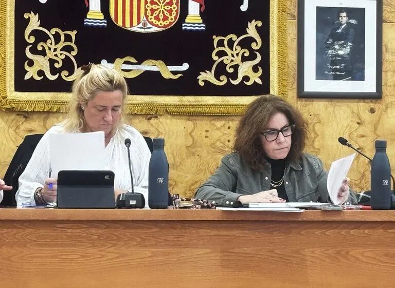 La alcaldesa, Almudena Negro y Concha Pastor, concejala de Hacienda