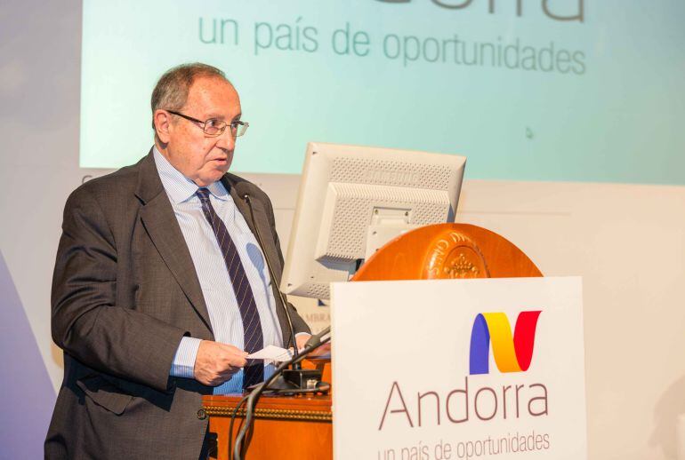 El president de la Cambra de Comerç d'Espanya, José Luis Bonet, durant la inauguració de la II Jornada sobre Inversió i Negocis a Andorra, celebrada aquest dimarts al Casino de Madrid