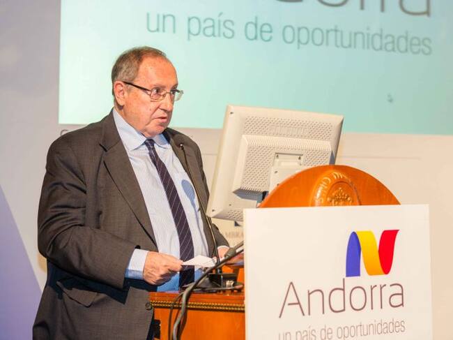 El president de la Cambra de Comerç d'Espanya, José Luis Bonet, durant la inauguració de la II Jornada sobre Inversió i Negocis a Andorra, celebrada aquest dimarts al Casino de Madrid