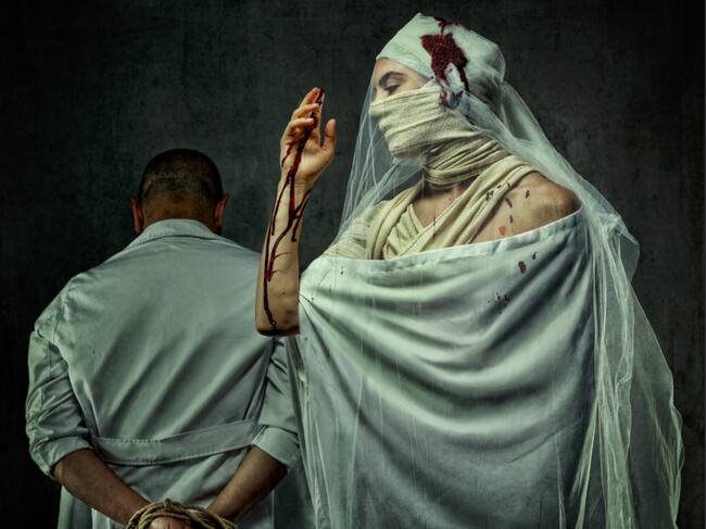 En la realización de la fotografía han participado el estilista Antonio Bordera que a su vez poso como modelo, la maquilladora Estefanía Vázquez y la modelo eldense Nuria Felipe.