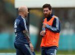 FILE PHOTO: Football Soccer - Argentina&#039;s national soccer team training - World Cup 2018 Qualifiers - Buenos Aires, Argentina - August 28, 2017 - Argentina&#039;s head coach Jorge Sampaoli talks to Lionel Messi during a training session ahead of the match against Uruguay. REUTERS/Marcos Brindicci/File Photo