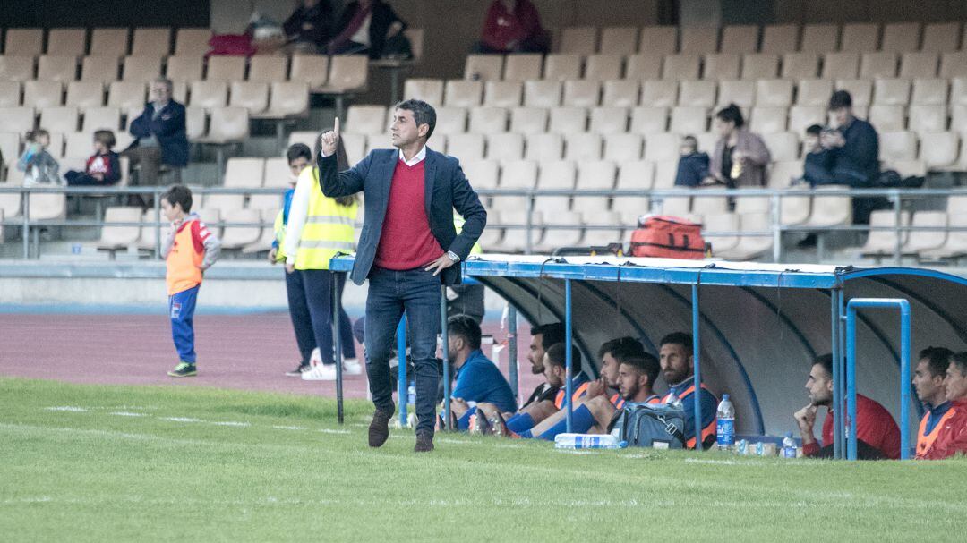 Pepe Masegosa durante el partido ante el Cádiz B en Chapín