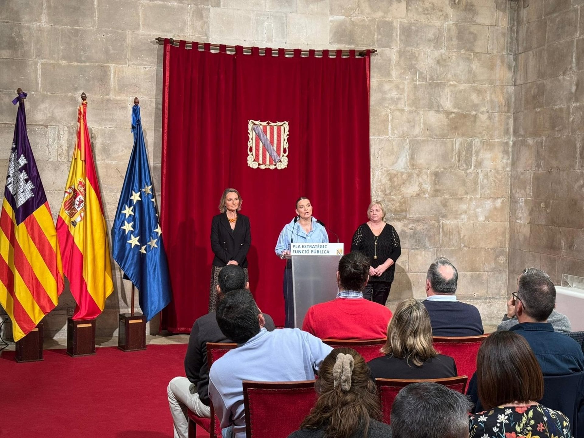 La presidenta del Govern, Marga Prohens, presenta el Plan Estratégico de Función Pública en Consolat de Mar.- CAIB