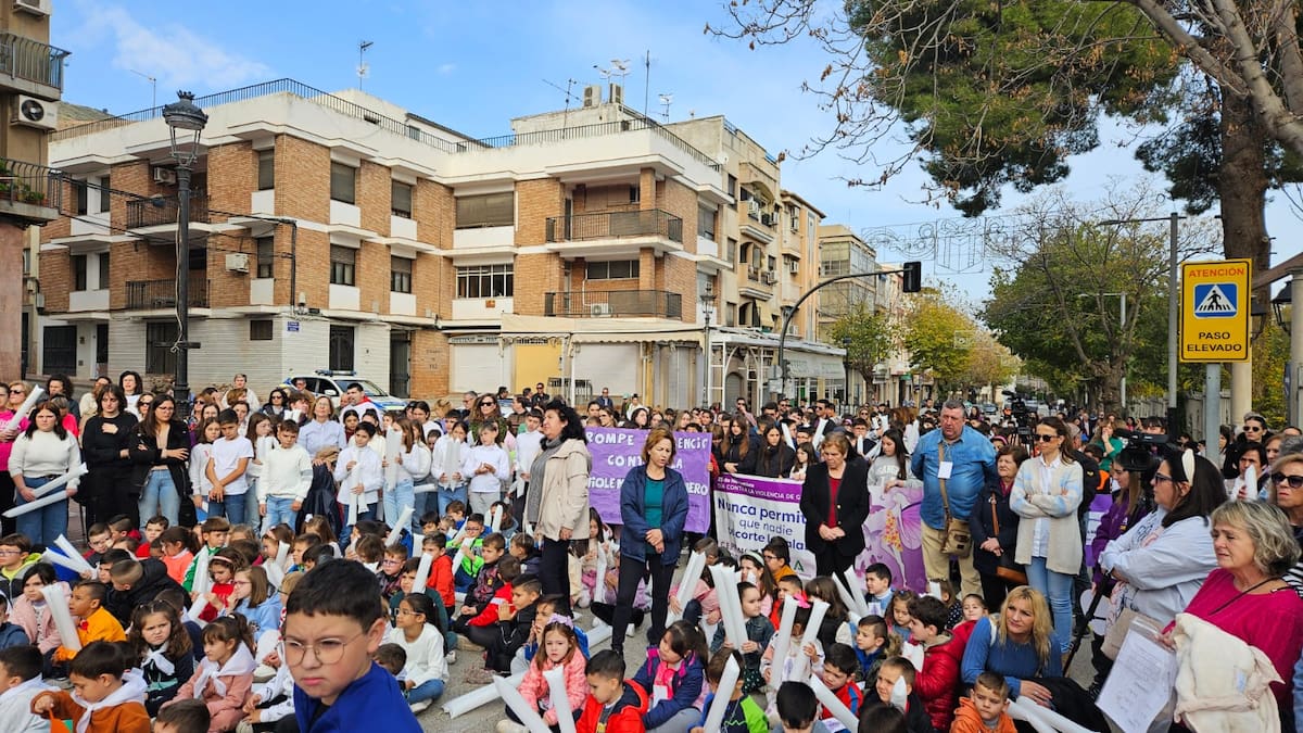 Ruido contra la violencia hacia las mujeres, para visibilizar la protesta de todo el pueblo de Jódar
