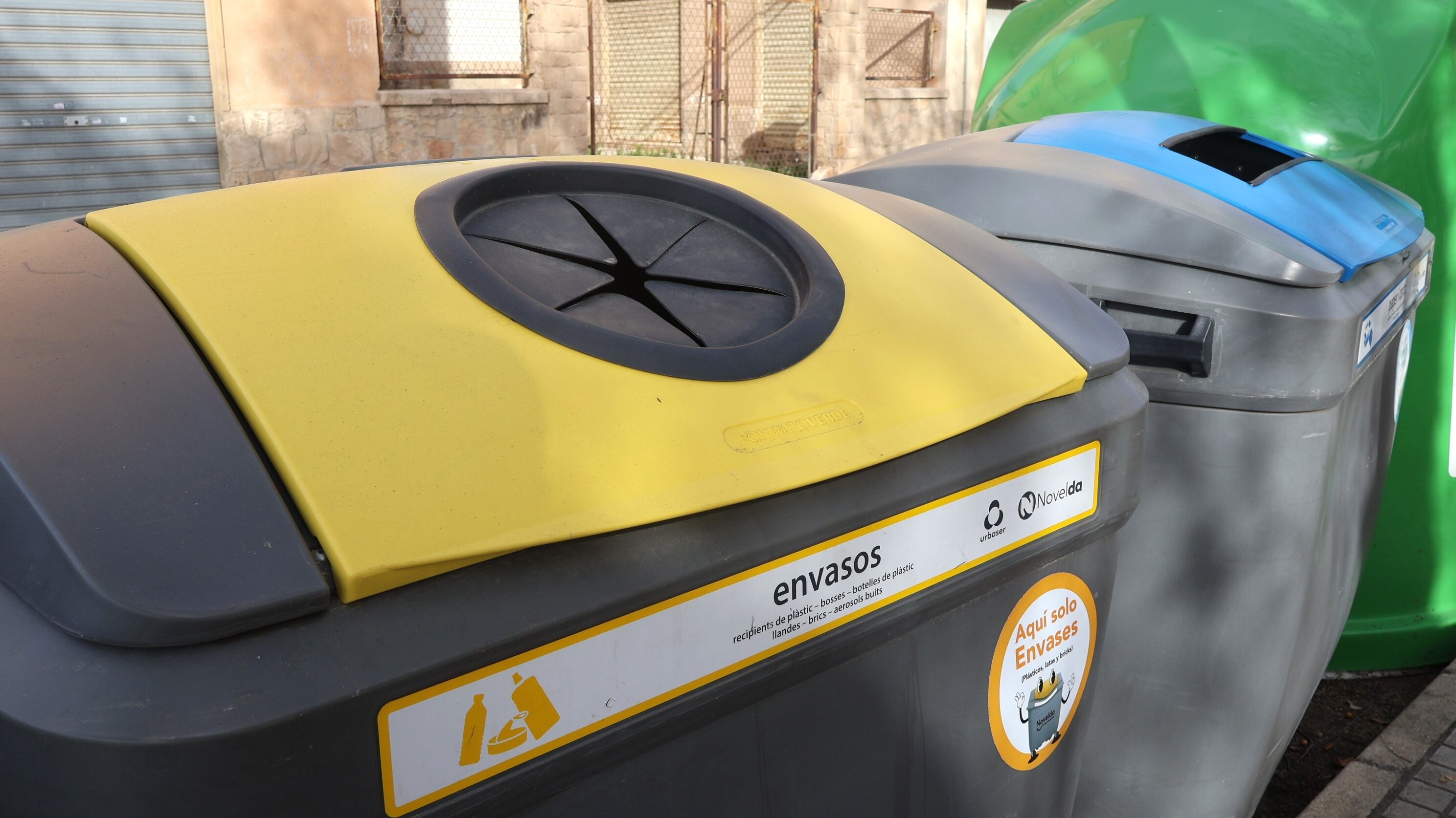 Después de tres años de implantación del sistema de islas de contenedores de proximidad, el balance es, según el edil de Medio Ambiente, Rubén Millán, es “positivo”