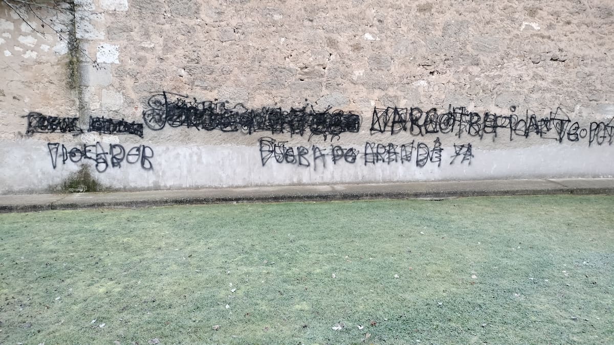 Nuevas pintadas en la ermita