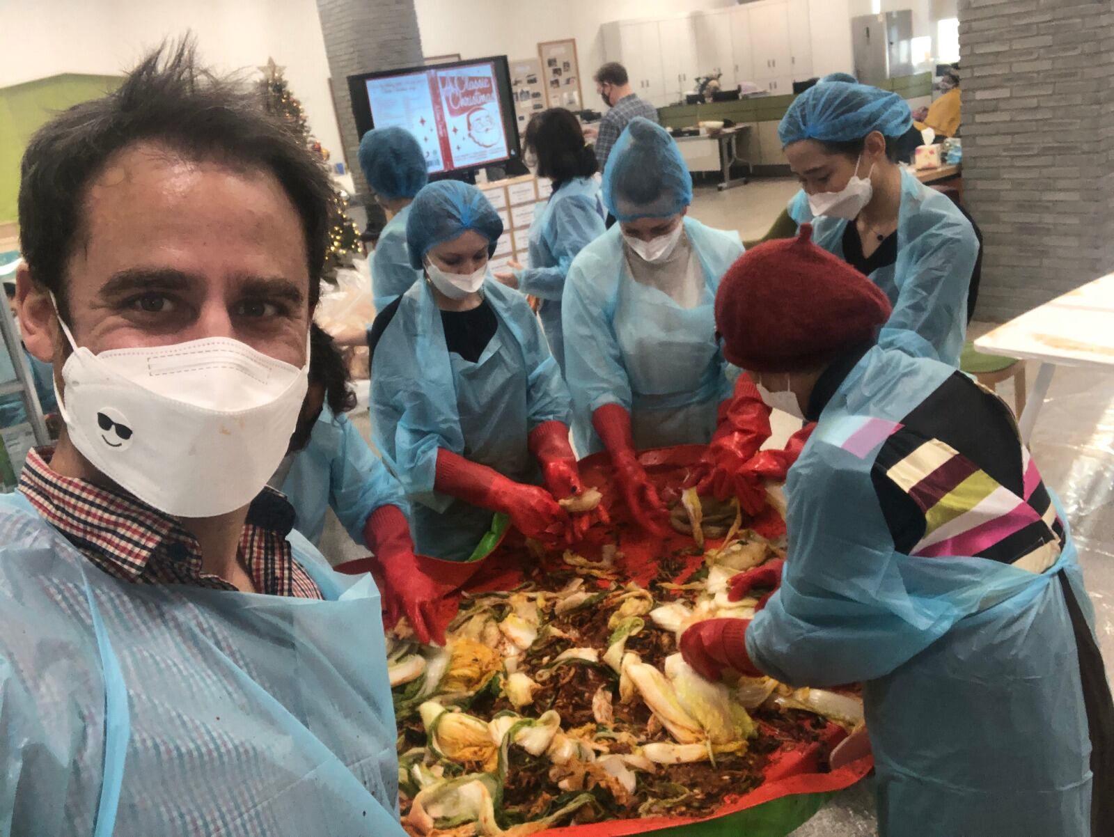 David Nel en un taller de preparación del kimchi, la comida tradicional de Corea