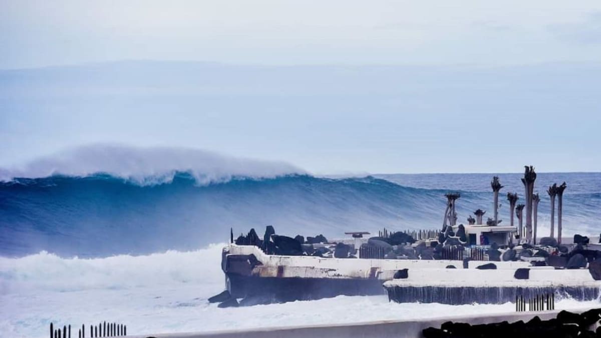El mar golpea con fuerza la costa norte de Tenerife