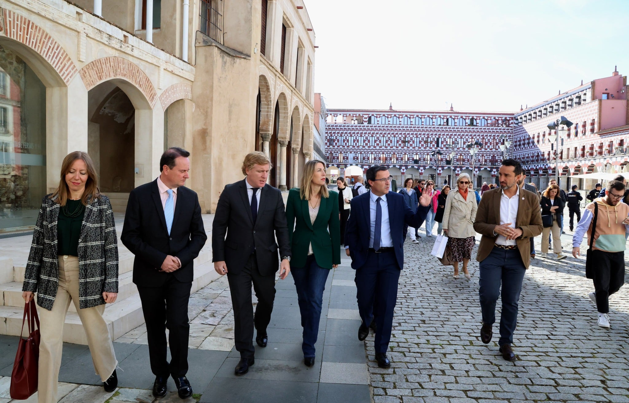 El presidente de la Diputación Provincial de Badajoz, Miguel Ángel Gallardo, asiste al acto de firma del Convenio de Colaboración entre la Comunidad Autónoma de Extremadura, la Diputación Provincial de Badajoz y el Ayuntamiento de Badajoz, para la creación del "Consorcio Integral para la recuperación monumental, patrimonial, social y urbanística del Casco Antiguo de Badajoz".
Fotografo. Santiago Rodriguez Casado
Gabinete de prensa de Diputación de Badajoz