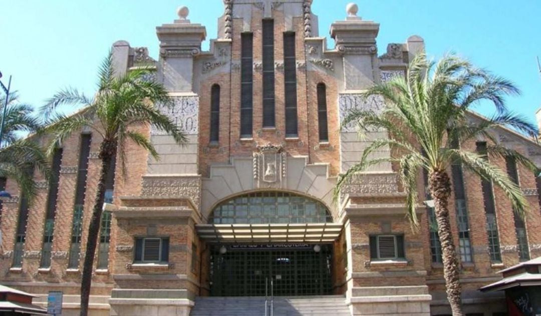 Fachada del Mercado Central (imagen de archivo)