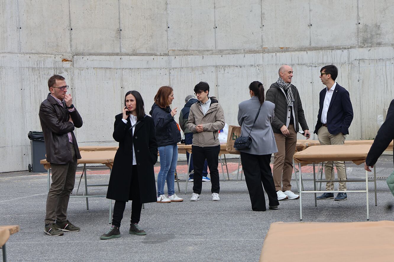 Olalla Losada durant la calçotada popular d'aquest diumenge