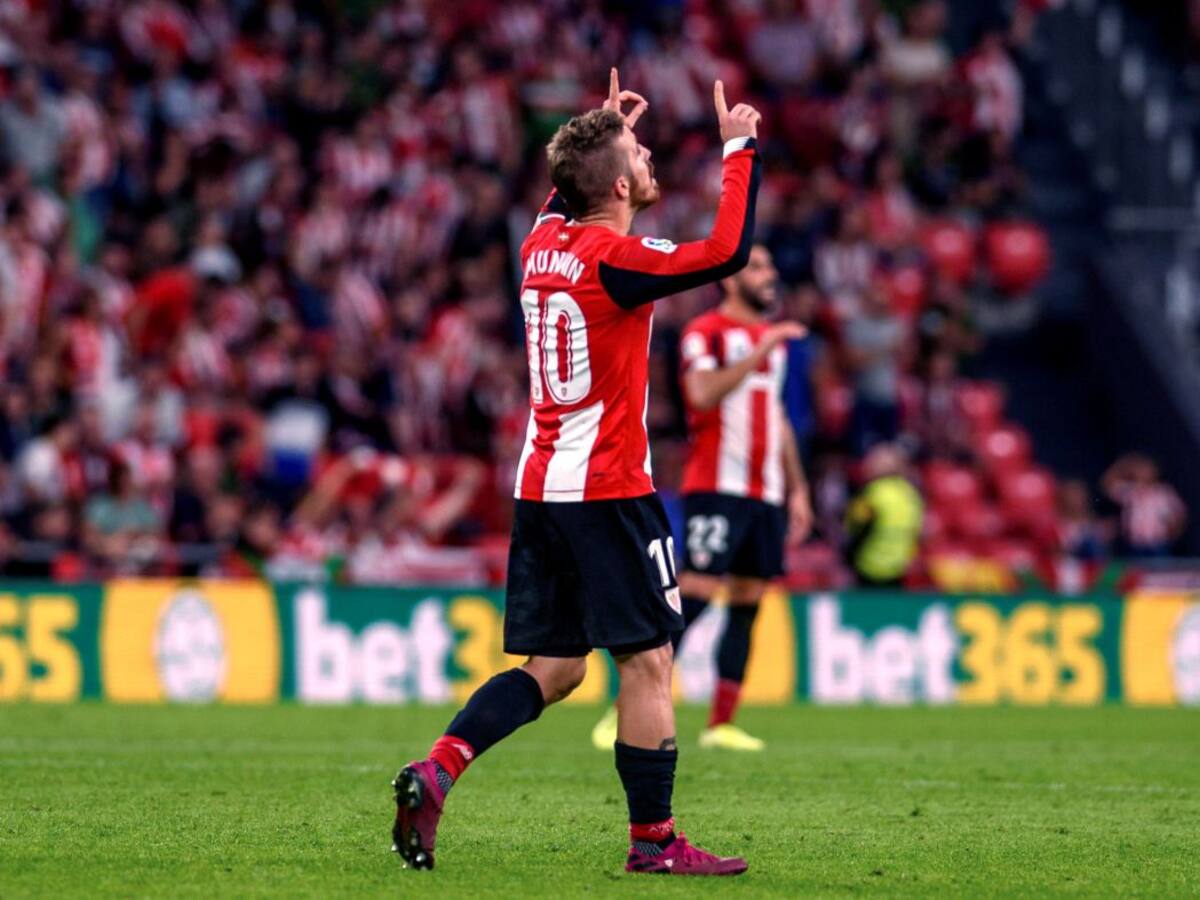El Athletic se lleva el derbi ante el Alavés y camina hacia un año invicto como local