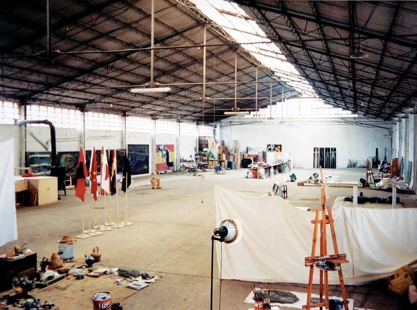 Nave industrial de 700 metros cuadrados que se usño como estudio compartido, taller de elaboración de obras y espacio de trabajo durante los intercambios internacionales