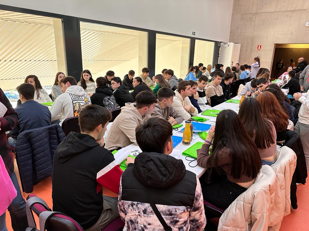 Alumnado preuniversitario participa en actividades de la Semana de la ciencia en la EPS de Linares