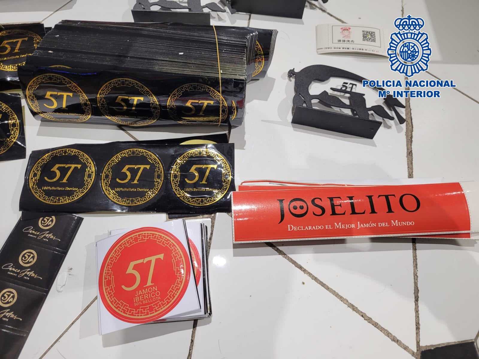 La trama añadía pegatinas de etiquetas de ‘5J’ o ‘Joselito&#039; para comercializar en el mercado minorista chino