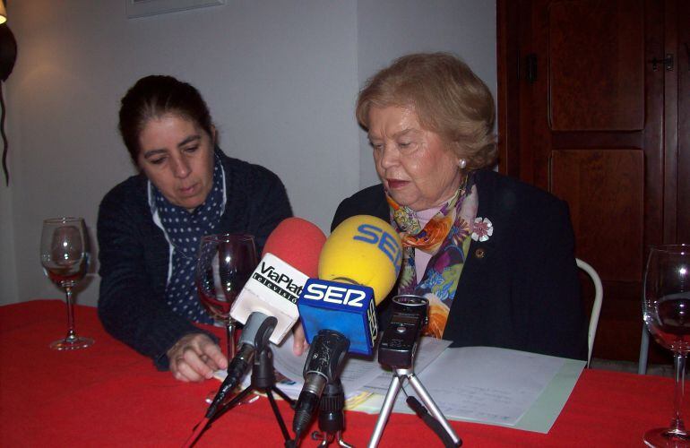 Consuelo Boticario, Directora de la UNED, durante la presentación de unos cursos