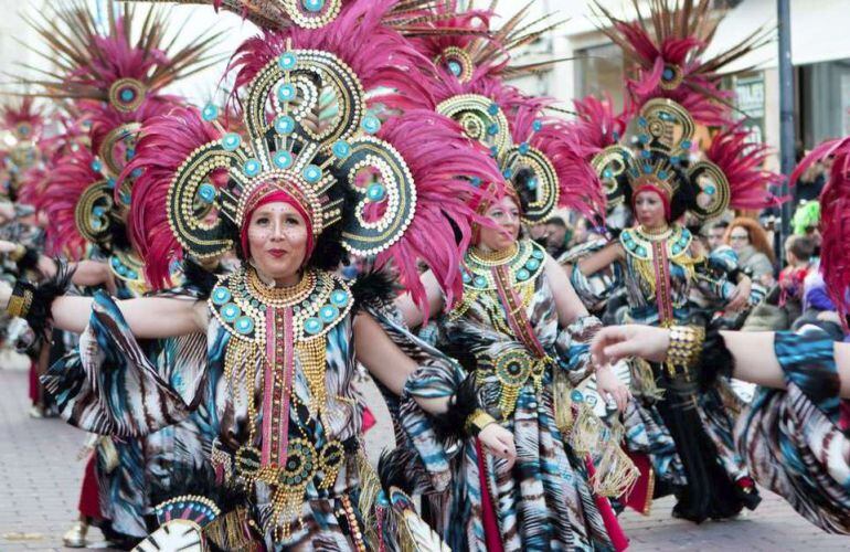 Imagen de la comparsa ritmomania del carnaval de Navalmoral de la Mata de años anteriores