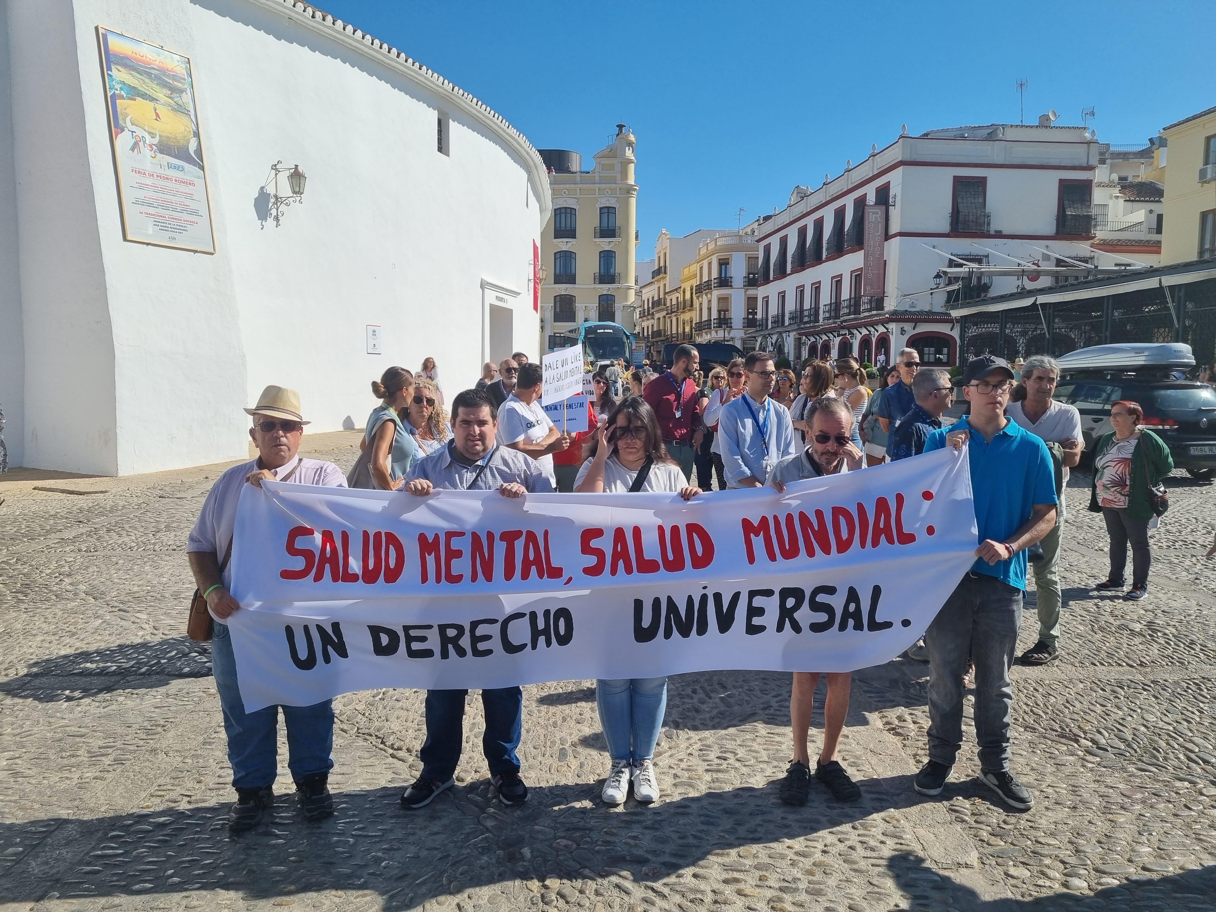 La cabecera de la marcha a su llegada a la plaza Teniente Arce