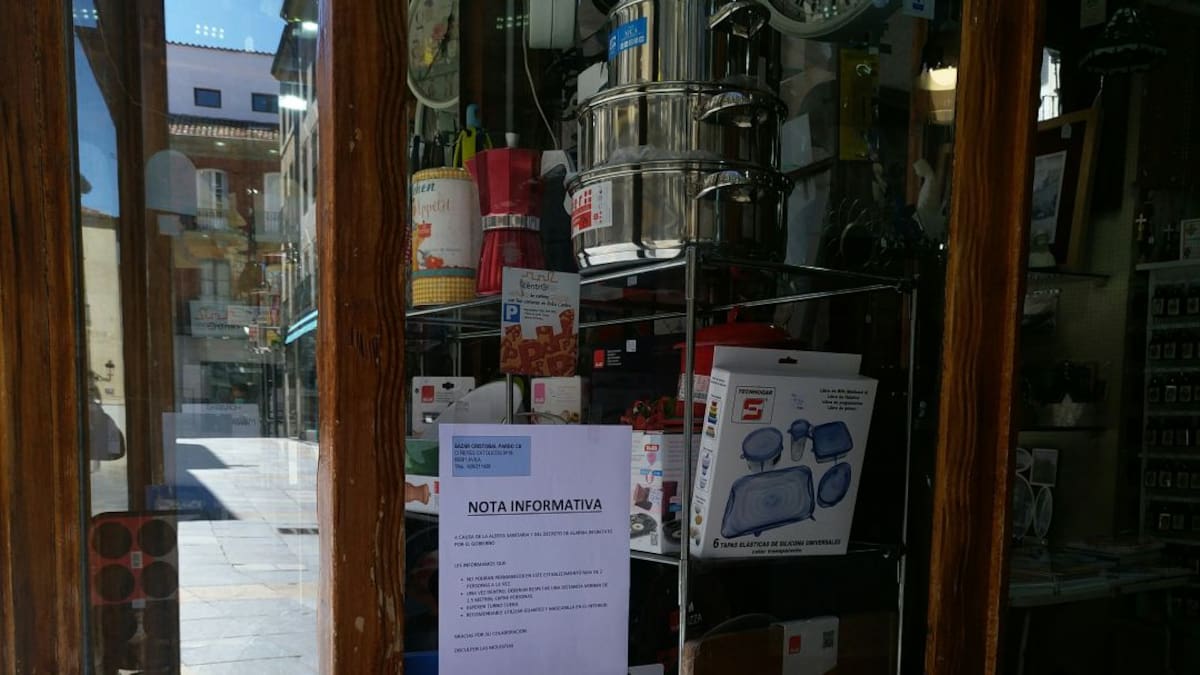 Bastantes comercios optan por abrir ante la flexibilización de las medidas