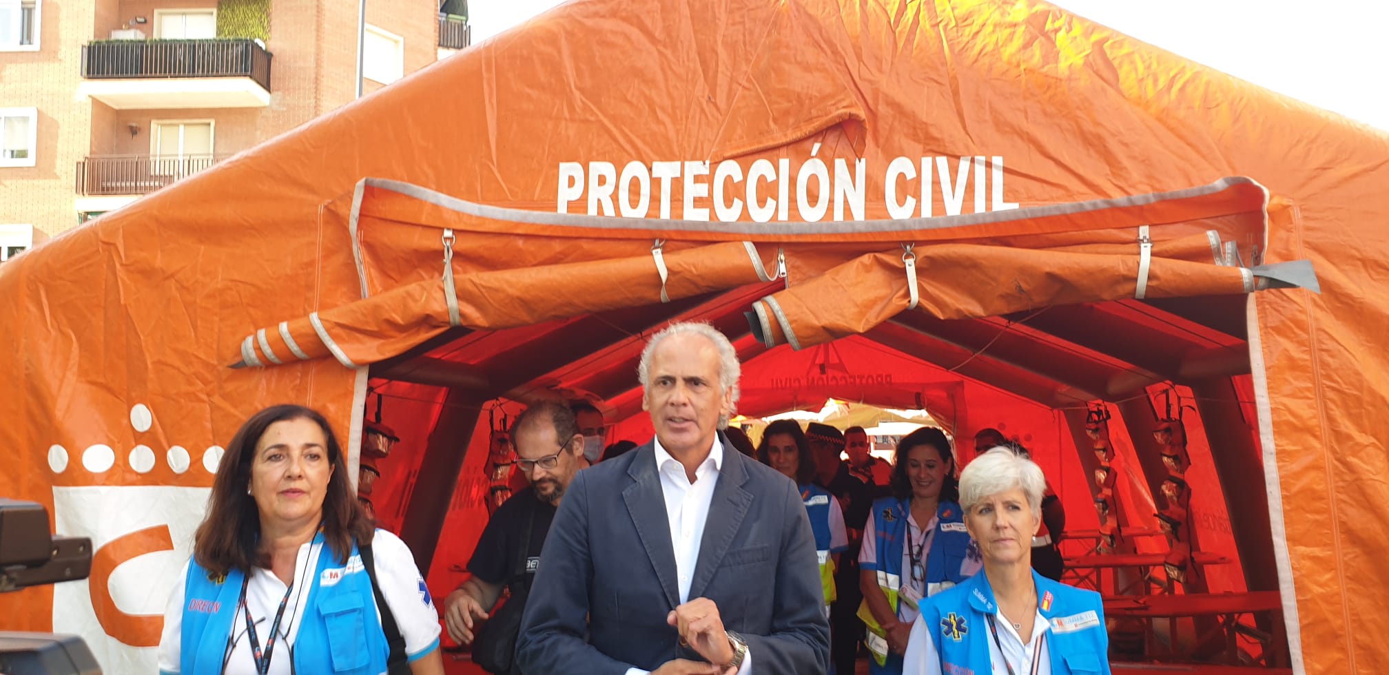 El consejero de sanidad, Enrique Ruiz Escudero, durante su visita a los encierros de San Sebastián de los Reyes