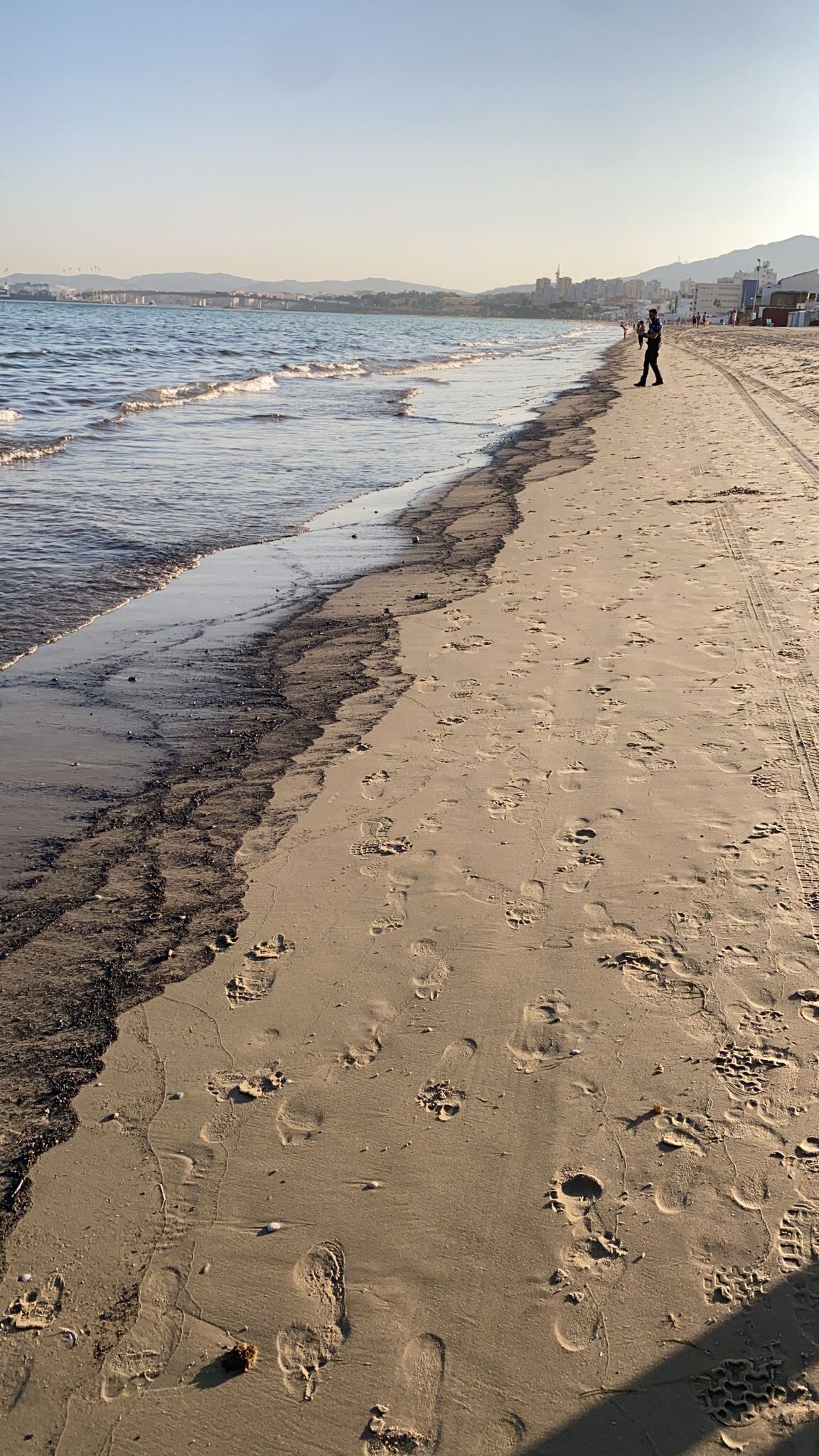 Vertido en la orilla del Rinconcillo.