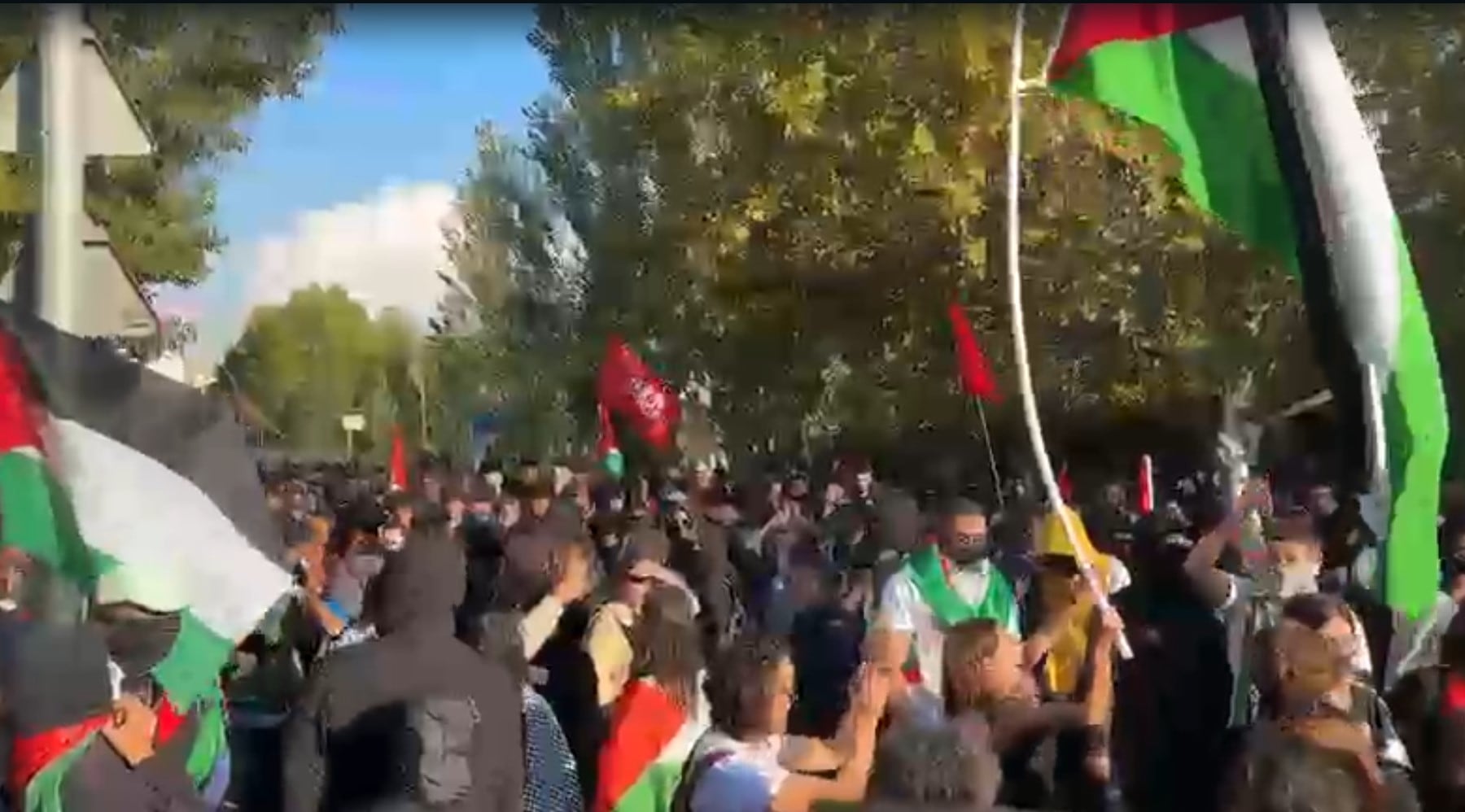 Concentración en las inmediaciones del pabellón para evitar que BAXI Manresa-Hapoel Jerusalem de la Eurocup se pueda disputar.