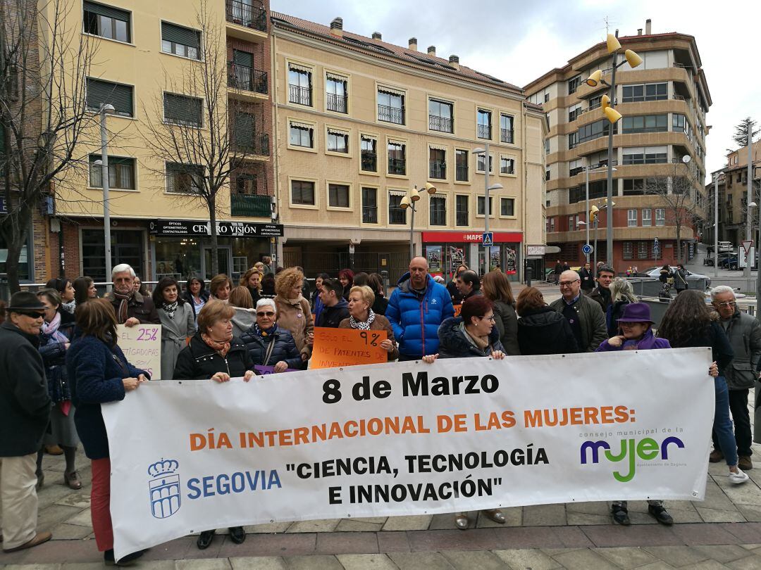 La concentración y marcha han partido de la plaza de Somorrostro