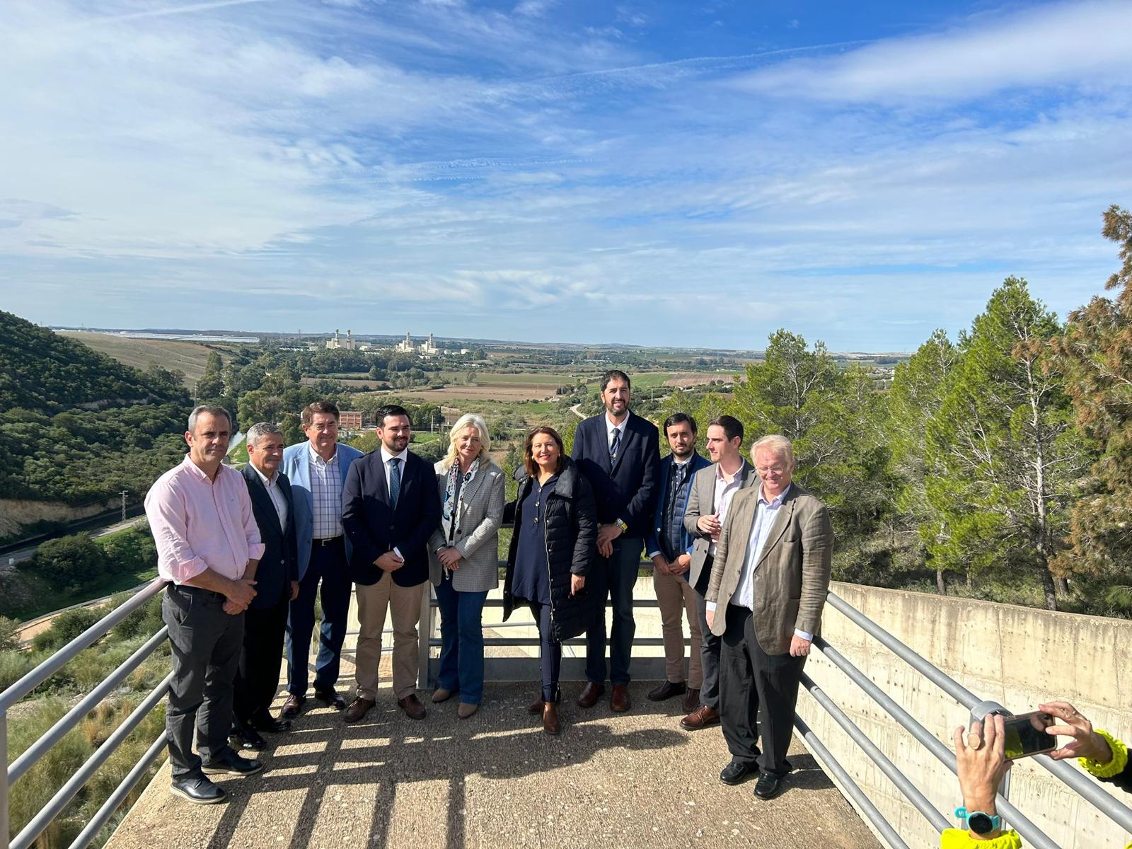 La consejera en la presa de Guadalcacín