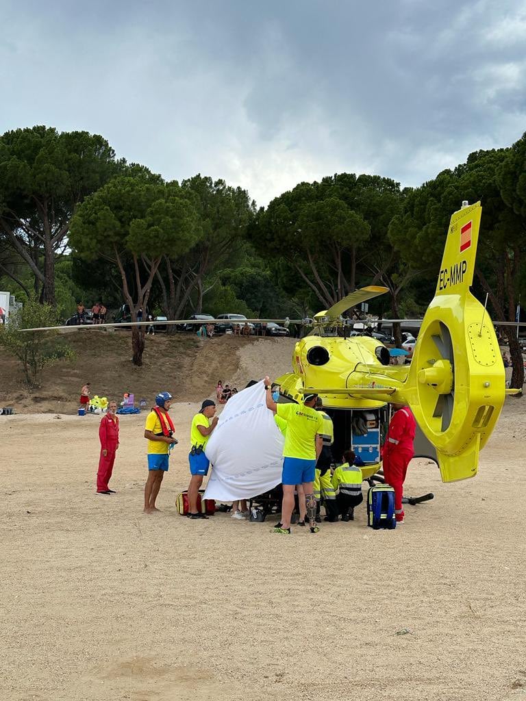 Los servicios de emergencias actuando en el pantano de San Juan