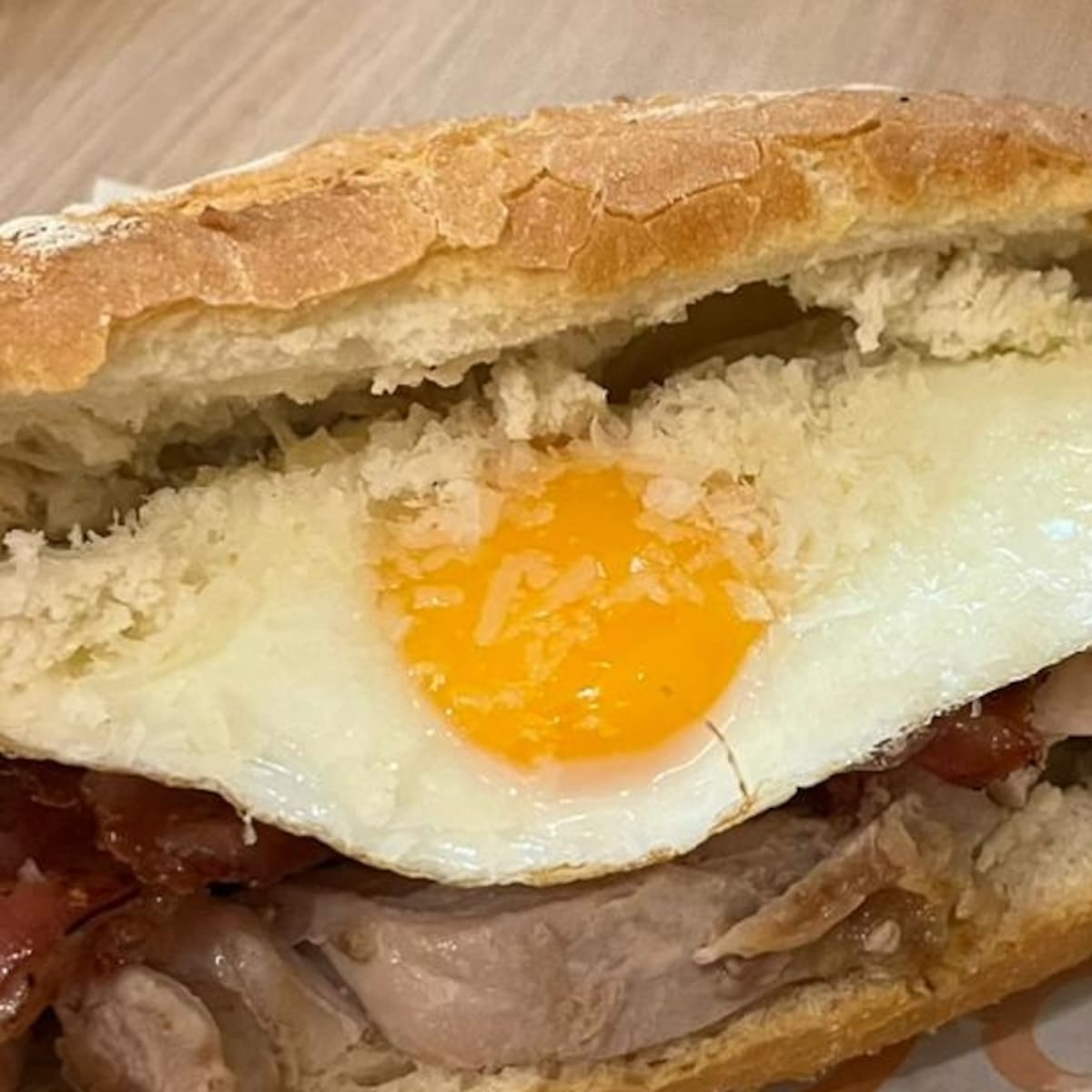 Legado, el bar que honra a los abuelos con sus almuerzos