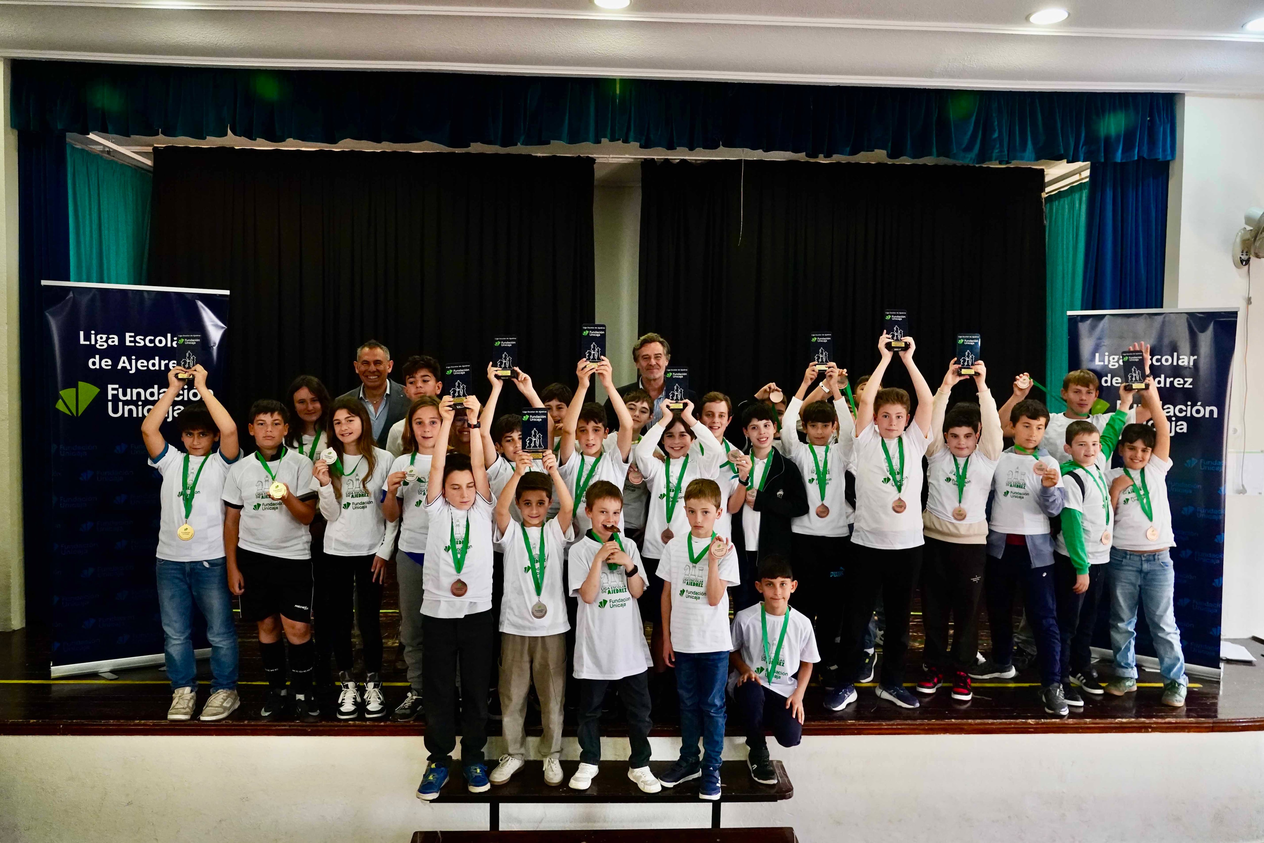 La VI Liga Escolar de Ajedrez de la Fundación Unicaja