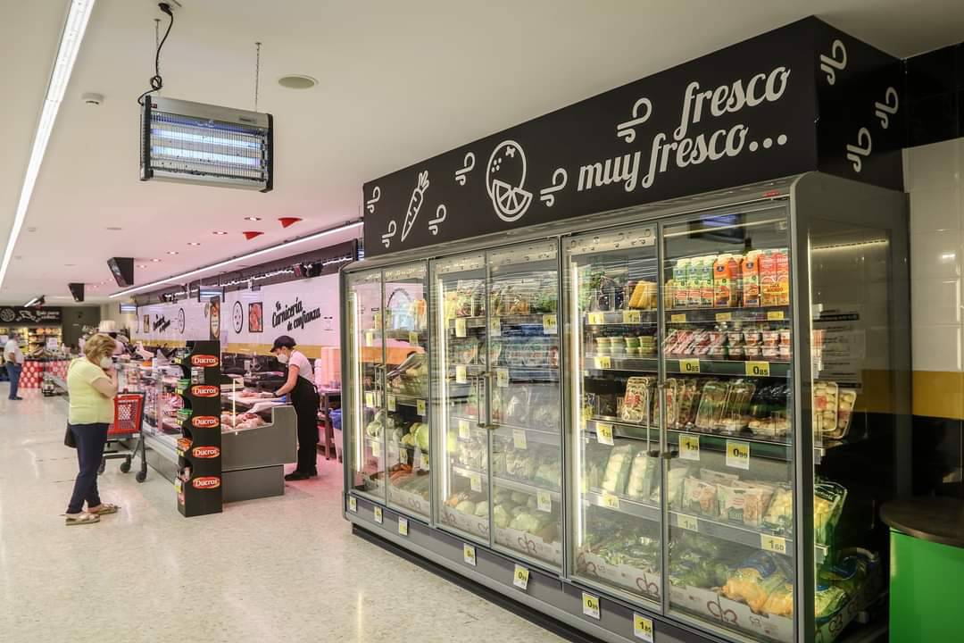 Interior de un supermercado